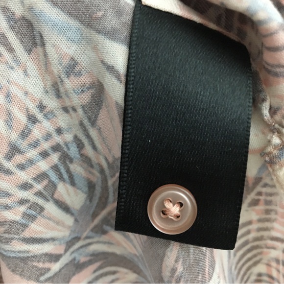 Camber & Grace | Leaf Print Pop Over Blouse - Picture 11 of 13